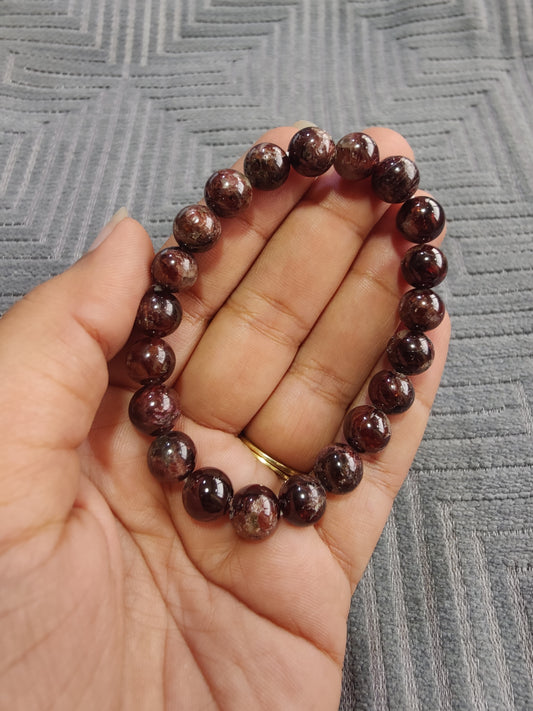 Enhance Passion and Intimacy with Garnet Bracelet (9mm)